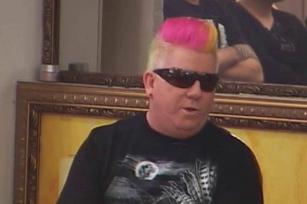 ZAVRŠIO 3 FAKULETA, A PEVA TURBO FOLK PO KAFANAMA: Biografija DJ Krmka će vas ZAPANJITI, da li je moguće?