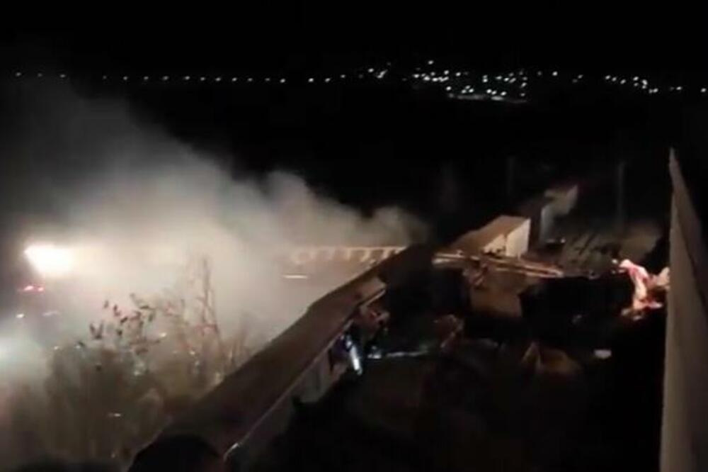 PAKLENE SCENE IZ VOZA SMRTI U GRČKOJ: Ljudi su vrišteći izlazili, temperatura dostigla 1.200 STEPENI! (VIDEO)