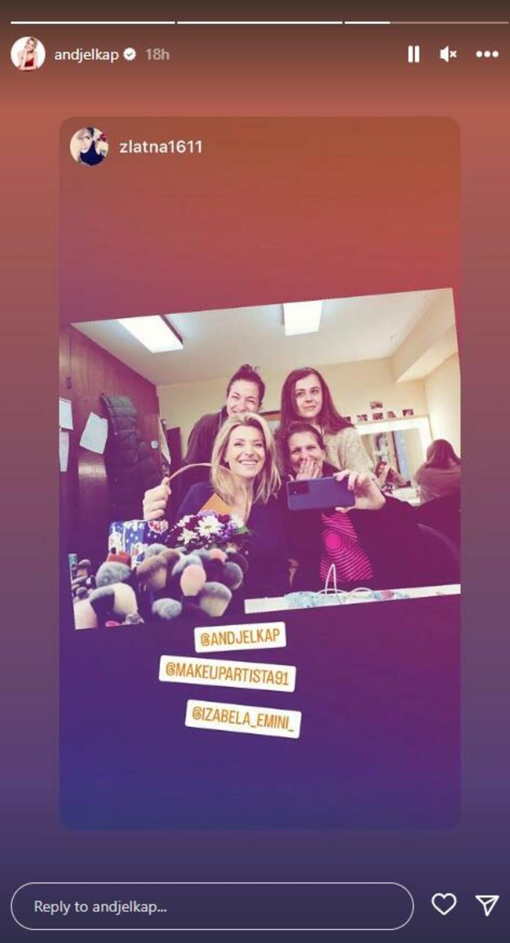 Anđelka Prpić sa prijateljima