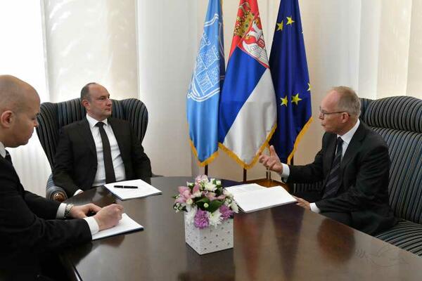 SASTANAK GRADONAČELNIKA ĐURIĆA I ŠEFA MISIJE OEBS-A U SRBIJI: Novi Sad na raspolaganju za unapređenje saradnje