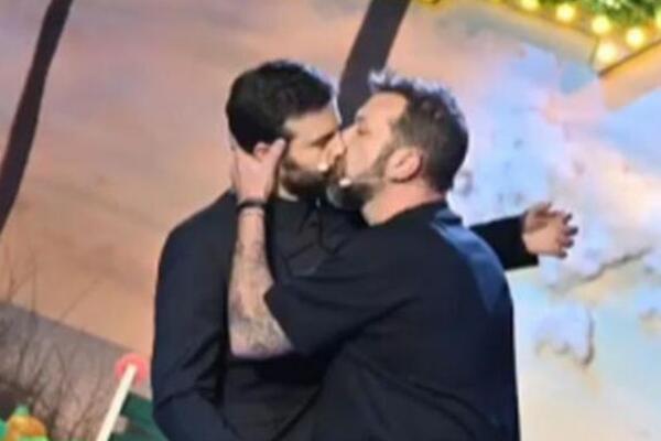 HIT U EMISIJI! POZNATI KUVAR POLJUBIO VODITELJA U USTA: "O tome si sanjao, je l' da?"