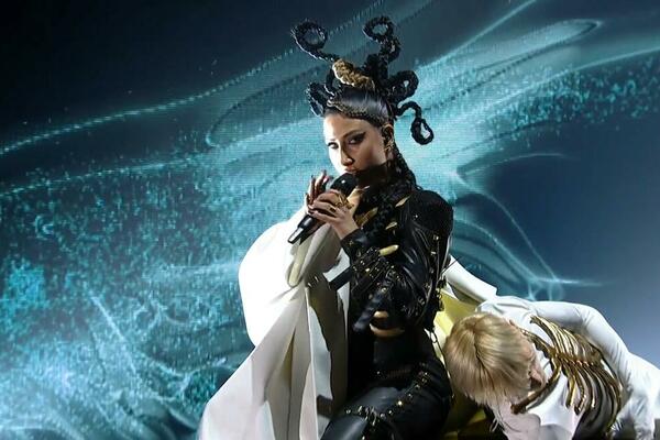 GORI SCENA NA RTS-U, ANGELINA STIGLA PRAVO IZ PAKLA: Ovo se retko viđa