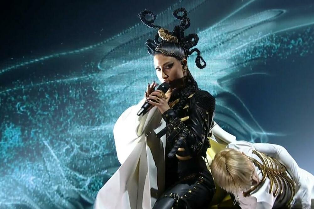 GORI SCENA NA RTS-U, ANGELINA STIGLA PRAVO IZ PAKLA: Ovo se retko viđa