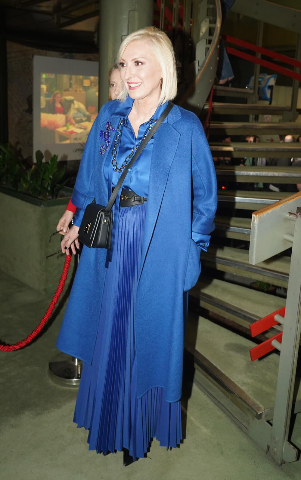 Crni pojas je dao poseban šmek stajlingu, a čelična dama RTS-a je sijala od zadovoljstva.