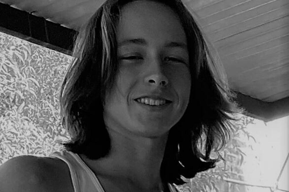 UŽASNE VESTI, POGINUO SIN POZNATOG PEVAČA