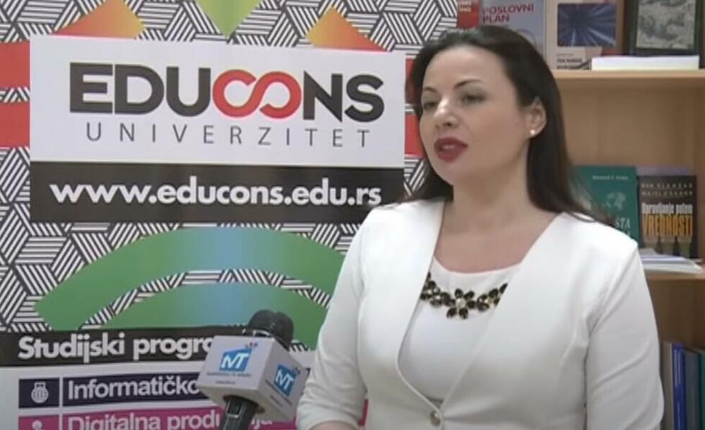 Aleksandar Dunić, Aleksandar Dunić žena