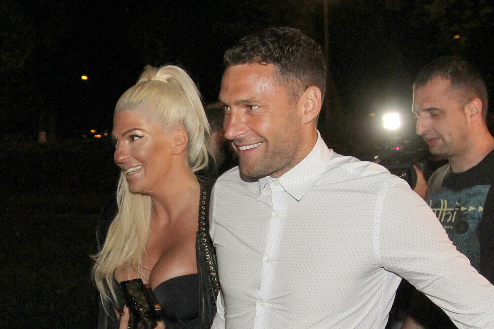 DA LI JE MOGUĆE? Dok je Karleuša PEVALA, Duškova sestra OBJAVILA OVAJ NJEN SNIMAK: Ovo je POZADINA ODNOSA