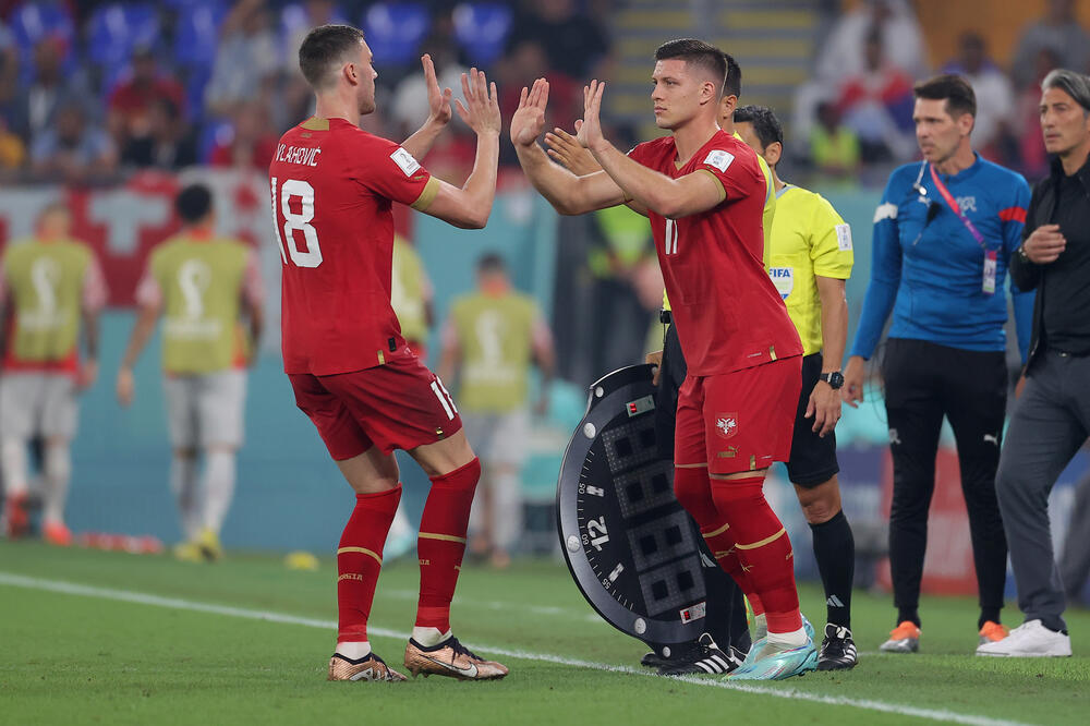 "DAO 10 GOLOVA ZA JUVE, A MI ZARADILI 70 MILIONA"! Vlasnik Fiorentine opleo po Vlahoviću i hvalio Jovića