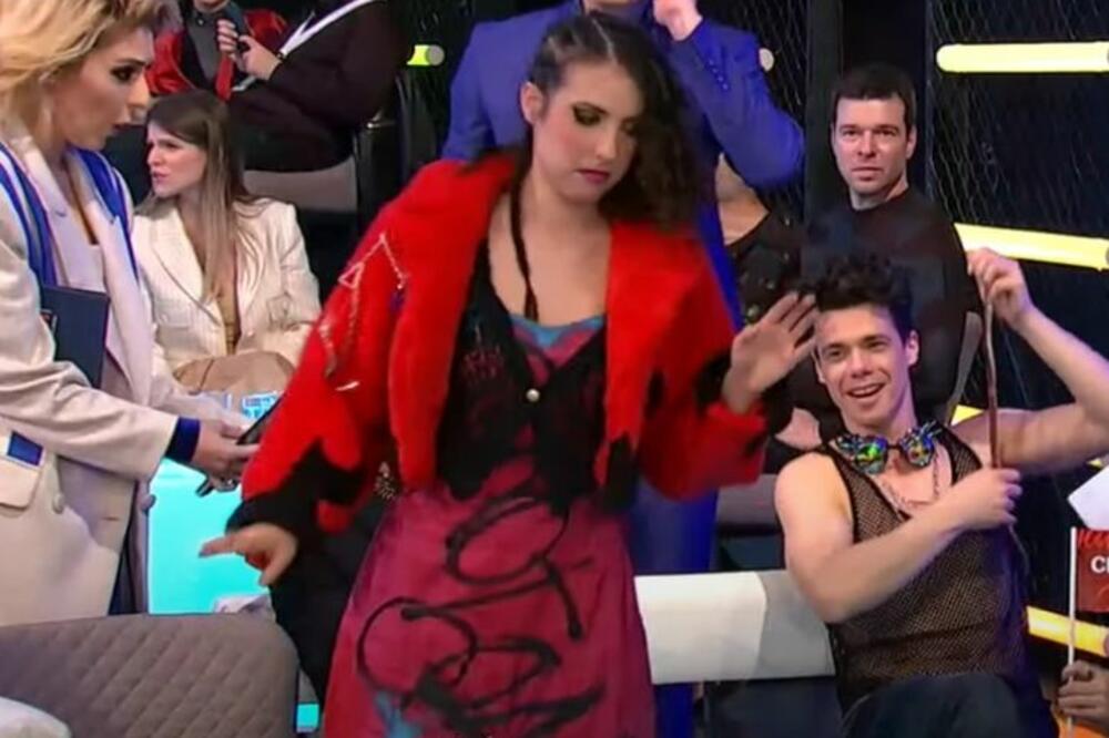 SKANDAL NA RTS-U! Voditelj BACIO ZMIJU na UČESNICU, ona POBEGLA IZ STUDIJA