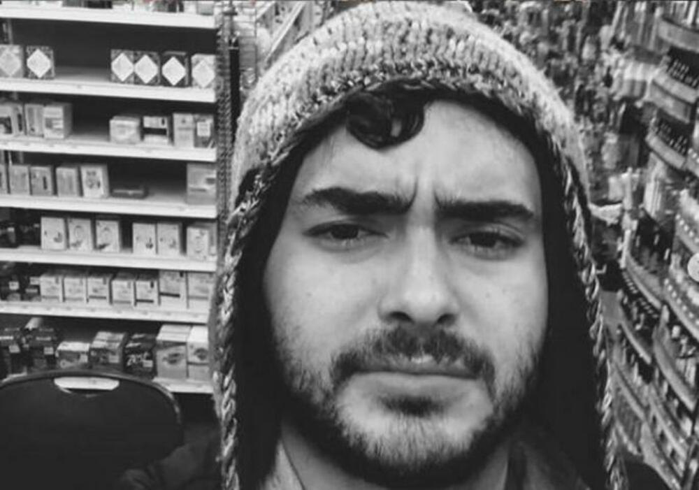 Jensena su prijatelji pronašli mrtvog u njegovom stanu u Njujorku. 