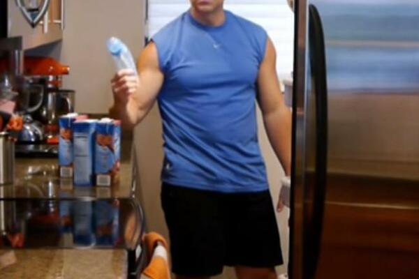 REKLA JE MUŽU DA ODE DO FRIŽIDERA I DA GA OTVORI: Ono što je video u NJEMU nije mogao odmah DA SVARI (VIDEO)