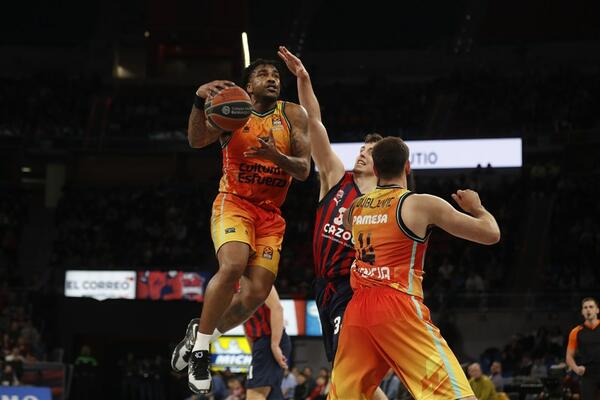 BASKONIJA UNIŠTILA VALENSIJU U BORBI ZA TOP 8: Real se mučio sa ASVEL-om, Milano pregazio Olimpijakos!