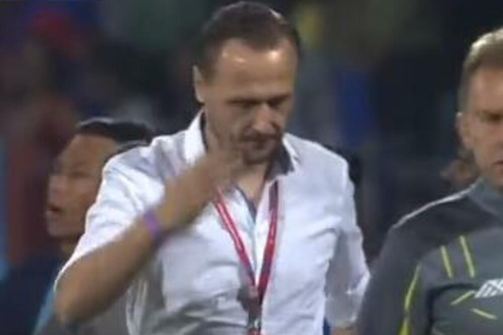 CIRKUS U INDIJI: Srpski trener povukao ekipu s terena posle BIZARNO primljenog gola! (VIDEO)