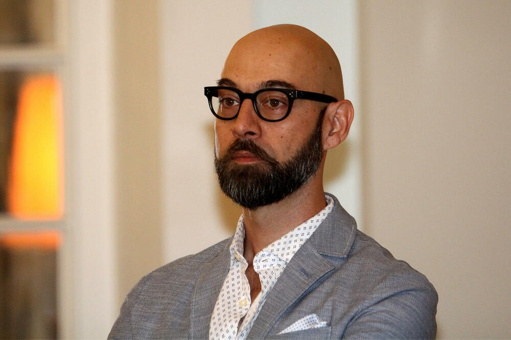 NIKADA JE DO SADA NISTE VIDELI: Ovo je ŽENA DEJANA LUTKIĆA, konačno ISUCRILA FOTKA