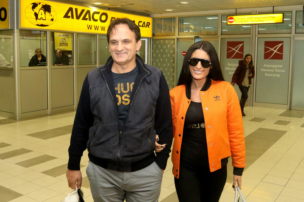 KO JE DIJANIN MUŽ? Razlika u godinama šokirala Srbe, ali i ZANIMANJE BIZNISMENA - cepa šah i svirka gitaricu, a i..