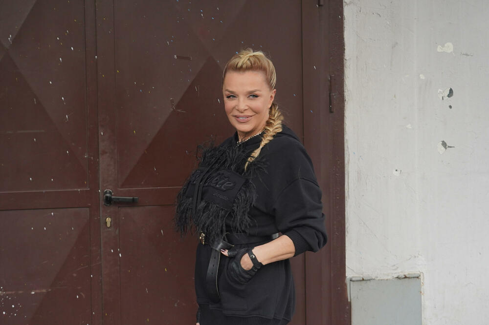 HARALA DOMAĆOM SCENOM I MUŠKI ROD MAŠTAO O NJOJ: Isplivala STARA FOTKA, da li je realno da je bila ovako DOBRA