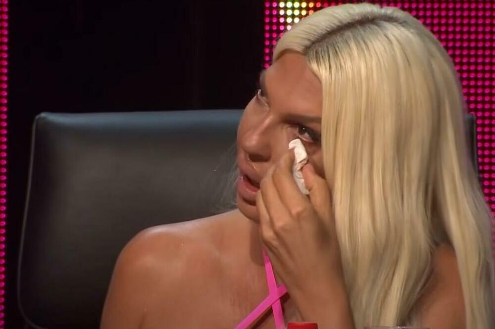 DOSTA JE! JELENA KARLEUŠA SE OGLASILA: Srbijo, PROBUDI SE!