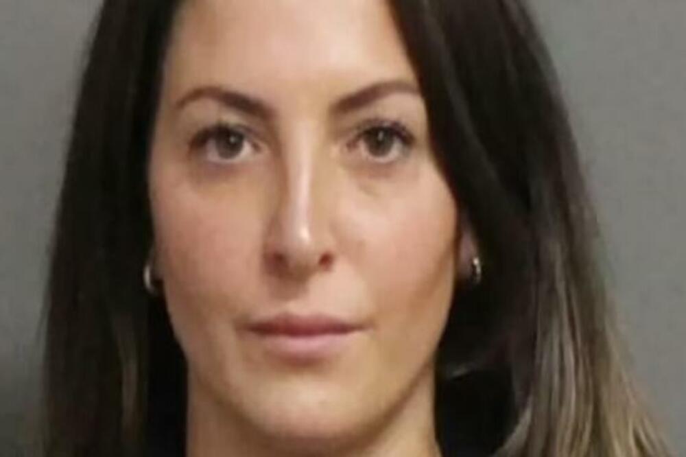 ŠKOLSKA ČISTAČICA SLALA EKSPLICITAN SADRŽAJ UČENIKU: Gole slike su bile samo POČETAK, otišla je mnogo DALJE OD TOGA