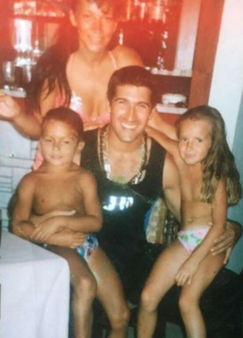 Goca Božinovska i Zoran Šijan sa decom