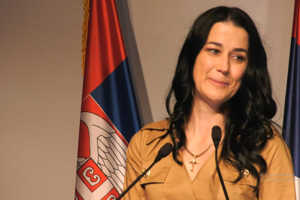 NA NJEN PODVIG NIKO NIJE OSTAO RAVNODUŠAN: Tanja je usvojila DEVOJČICU LEPTIRA, a OVO je dobila od GRADA! (FOTO)