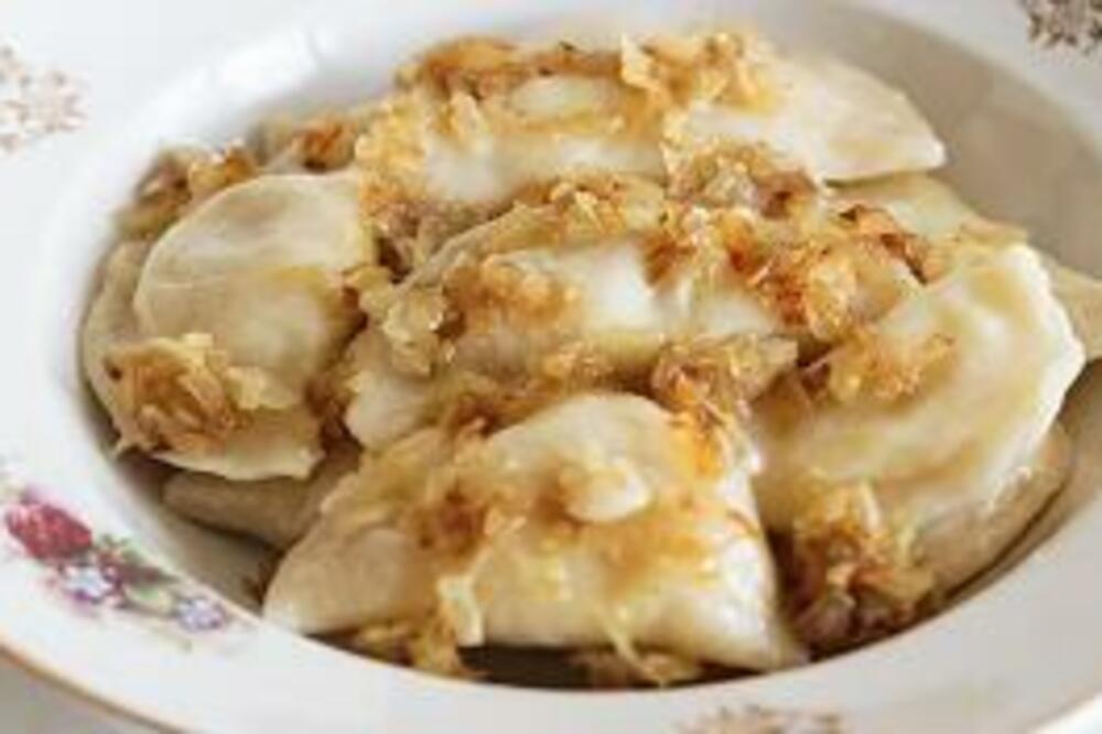 RECEPT ZA UKRAJINSKO JELO VARENIKI: Mogu da budu SA ČIM GOD HOĆETE, narod se DAVI U NJEMU (VIDEO)