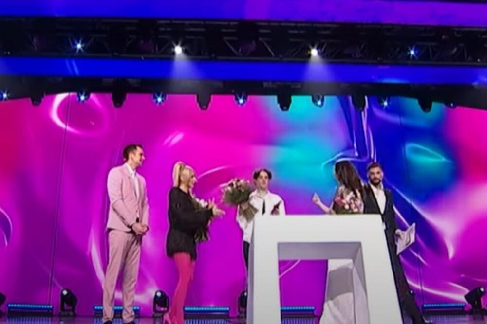 NAJPOZNATIJI SRPSKI PEVAČ JAVNO PRIZNAO NAKON 30 GODINA: "Ja sam gej"