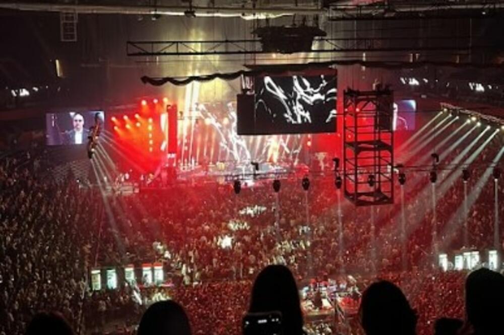 ESPRESO NA KONCERTU SAŠE MATIĆA: Scene koje ostavljaju u NEVERICI, uspeli smo sve da ZABELEŽIMO