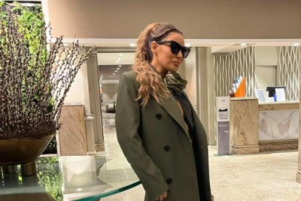 ANA NIKOLIĆ SE POHVALILA ĆERKINIM POKLONOM: Pevačica OSTALA BEZ TEKSTA, pa poručila SAMO JEDNO