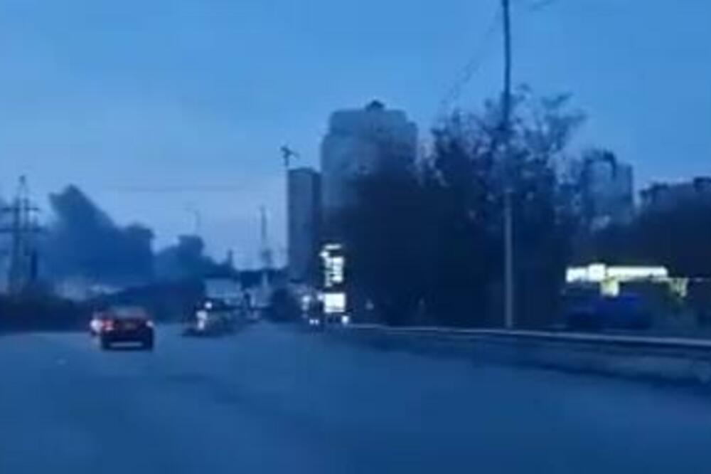 OVO SU PRVI SNIMCI BOMBARDOVANOG KIJEVA: Gust dim se nad ukrajinskom prestonicom! (VIDEO)