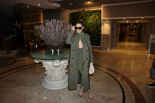 ANA NIKOLIĆ ZAPREPASTILA NAROD POSLEDNJIM FOTKAMA: Glava joj je potpuno UNIŠTENA, pomenula i GROBNO MESTO