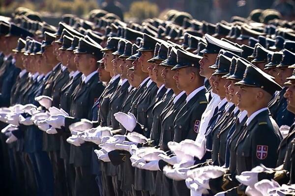 OVAKO IZGLEDA OBUKA KADETA NA VOJNOJ AKADEMIJI! Ovde se ide preko granice bola, mnogi ne mogu da izdrže jednu stvar