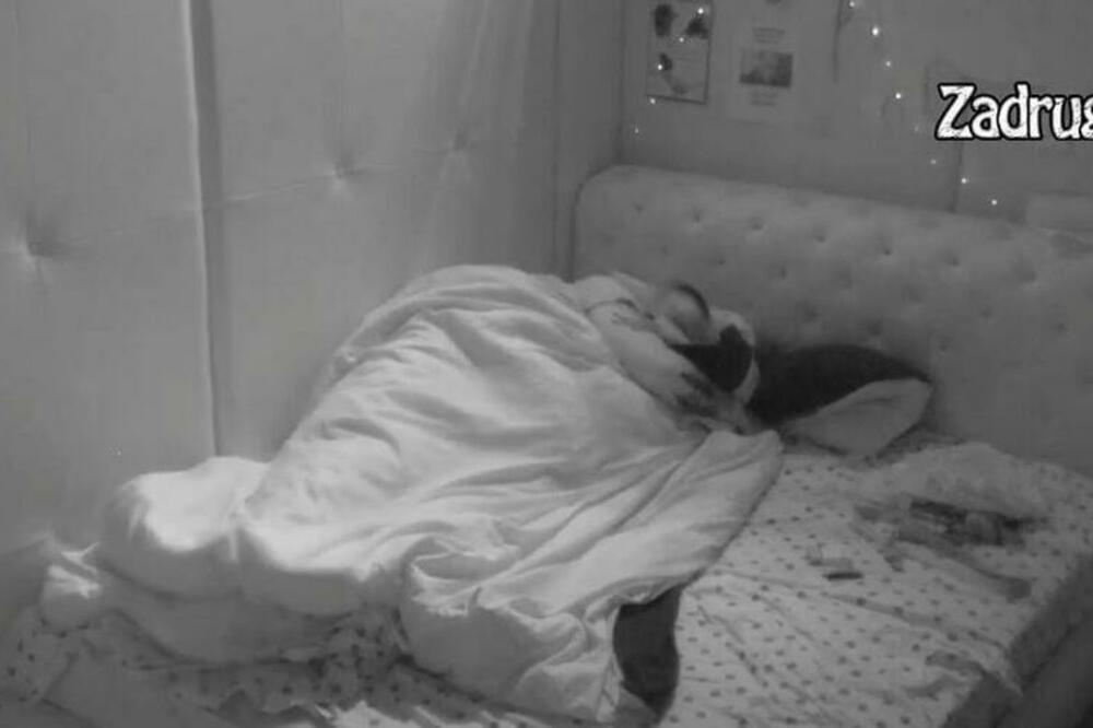 BRZA I ŽESTOKA AKCIJA MAJE I CARA ZGROZILA GLEDAOCE: Traje MANJE OD MINUT, sve se ČUJE