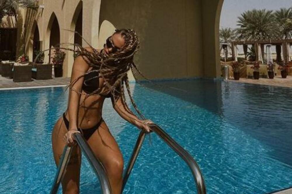 Ne zarađuju samo od pevanja: Ove lepotice zgrću ozbiljnu lovu i na ovaj način, isplivale tačne cifre, alal im vera