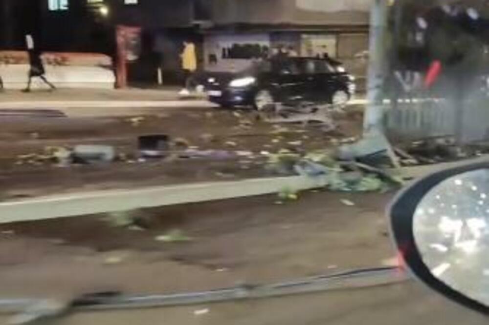 AUTOMOBILOM PROBIO OGRADU KOD FRANŠA: Teška saobraćajka u Beogradu, VOZILO UNIŠTENO! (FOTO/VIDEO)
