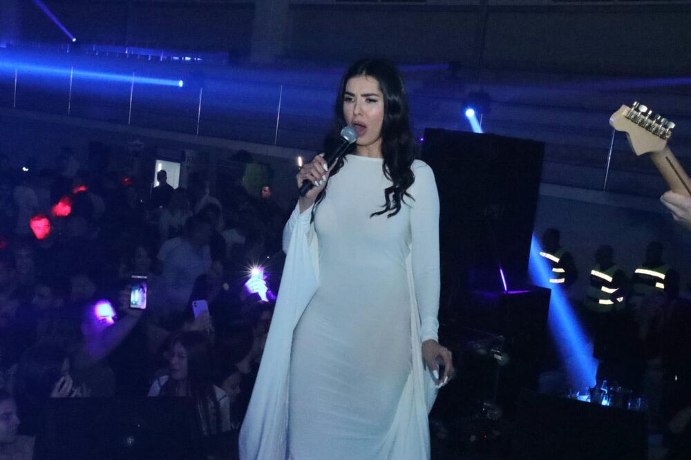 U malom selu skromni dom koji privlači pažnju svakog prolaznika