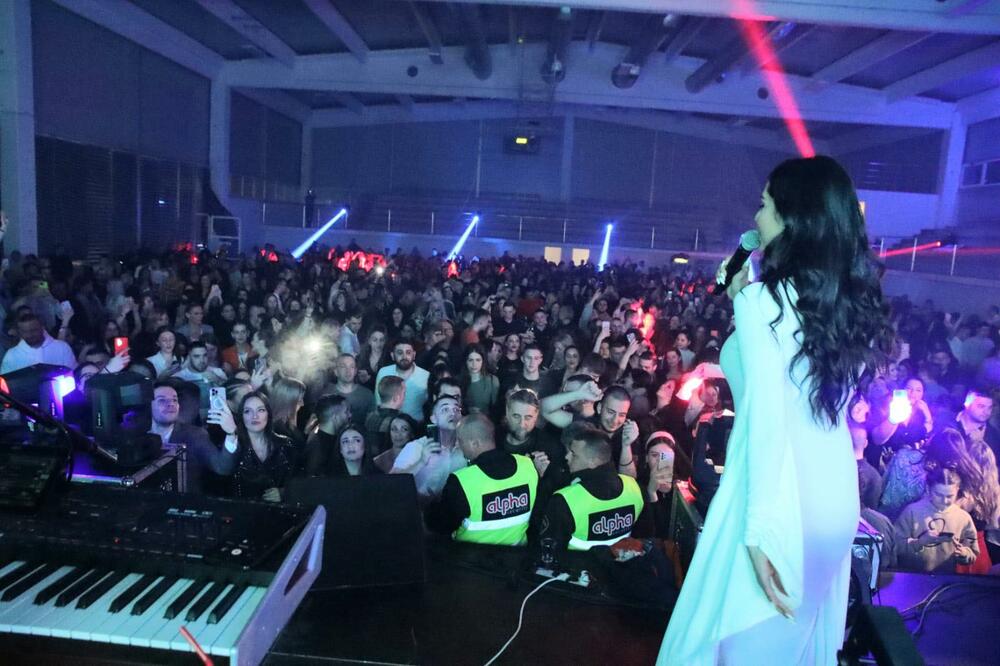 Pevačica je napravila atmosferu za pamćenje