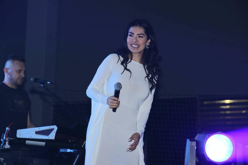 “TATA IH NE ZOVE!” TANJA SAVIĆ PO PRVI PUT ZA ESPRESO PROGOVORILA O BIVŠEM MUŽU: Nestao sa lica zemlje VIDEO