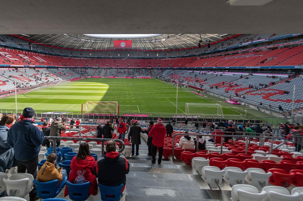 DEŠAVA SE I NA VELIKIM STADIONIMA: Nesvakidašnja scena u Minhenu! (FOTO)