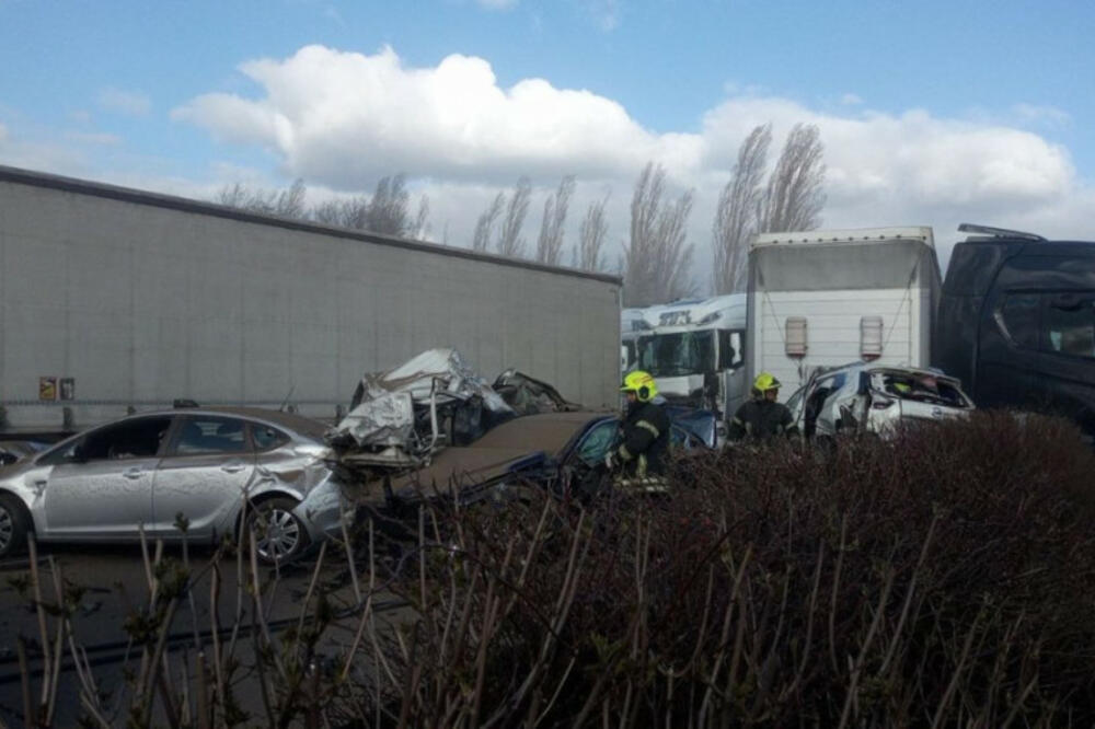 PRVE SLIKE UŽASA KOD BUDIMPEŠTE: Desetine povređenih u LANČANOM SUDARU, neki i TEŽE (FOTO)