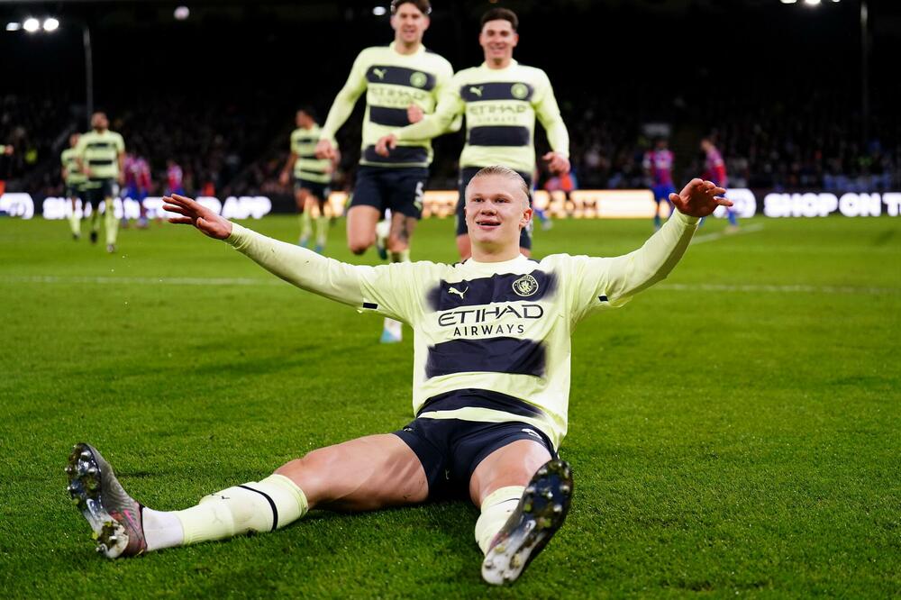 HOLAND SA PENALA SRUŠIO KRISTAL PALAS! Siti prišao Arsenalu na dva boda minusa (FOTO)