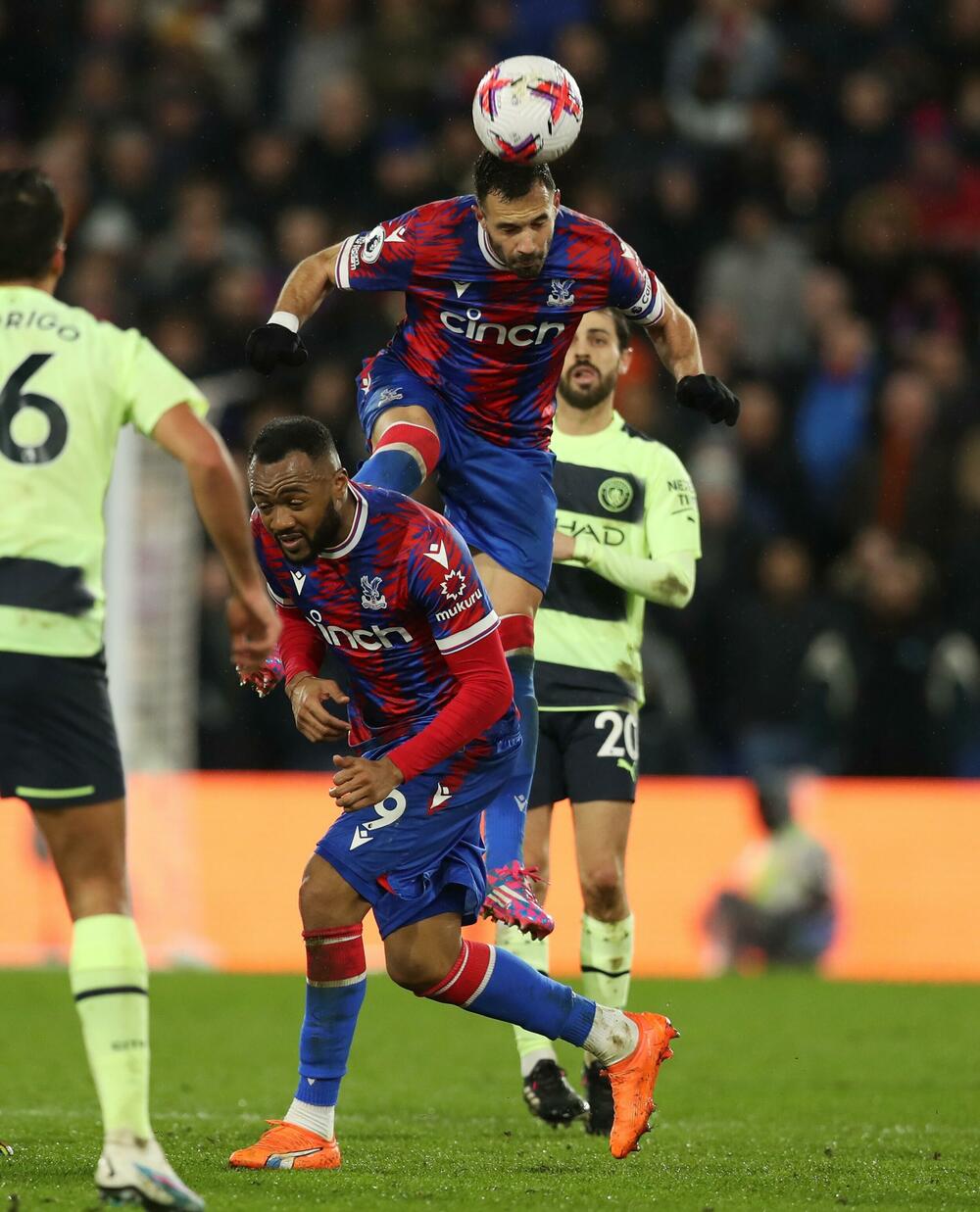 Luka Milivojević na utakmici Kristal palasa i Mančester sitija