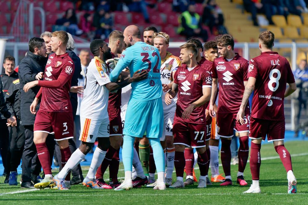 VANJA MILINKOVIĆ-SAVIĆ PONOVO ZAVODI RED! Srbi napravili HAOS, umalo masovna tuča! (VIDEO)