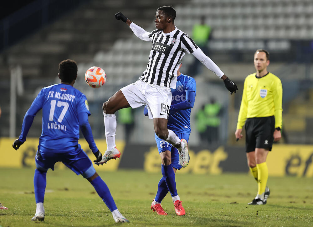 Andres Kolorado na utakmici Mladosti i Partizana u Lučanima