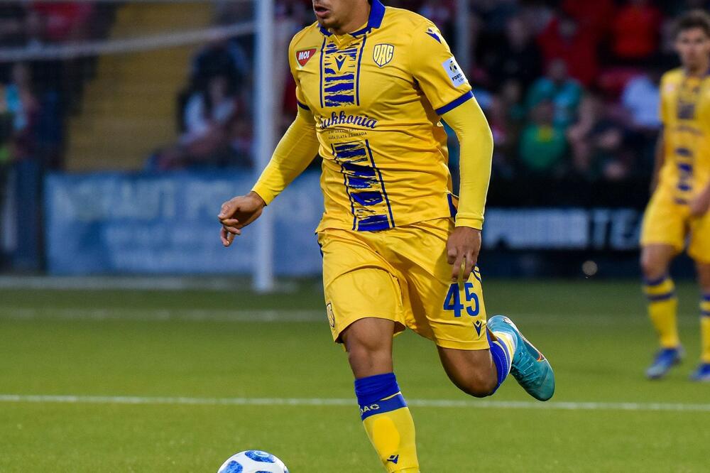 HET-TRIK NIKOLE KRSTOVIĆA! Bivši napadač Zvezde vodi Dunajsku Stredu do titule (FOTO)