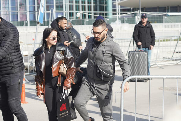 ŽENA DARKA LAZIĆA OBJAVILA PROPUŠTENE POZIVE NJEGOVE MAME: Okačila i njene SLIKE, pevač će POLUDETI KADA OVO VIDI?