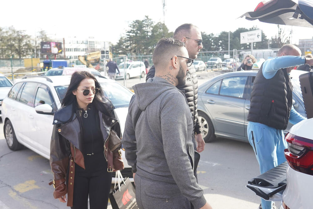 Kaća je izgledala odlično te joj šminka uopšte i nije bila potrebna.