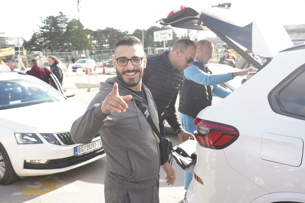 DARKO LAZIĆ RAZOČARAO MASU NARODA: Ljudi krenuli da NEGODUJU, zahtevaju NOVAC nazad