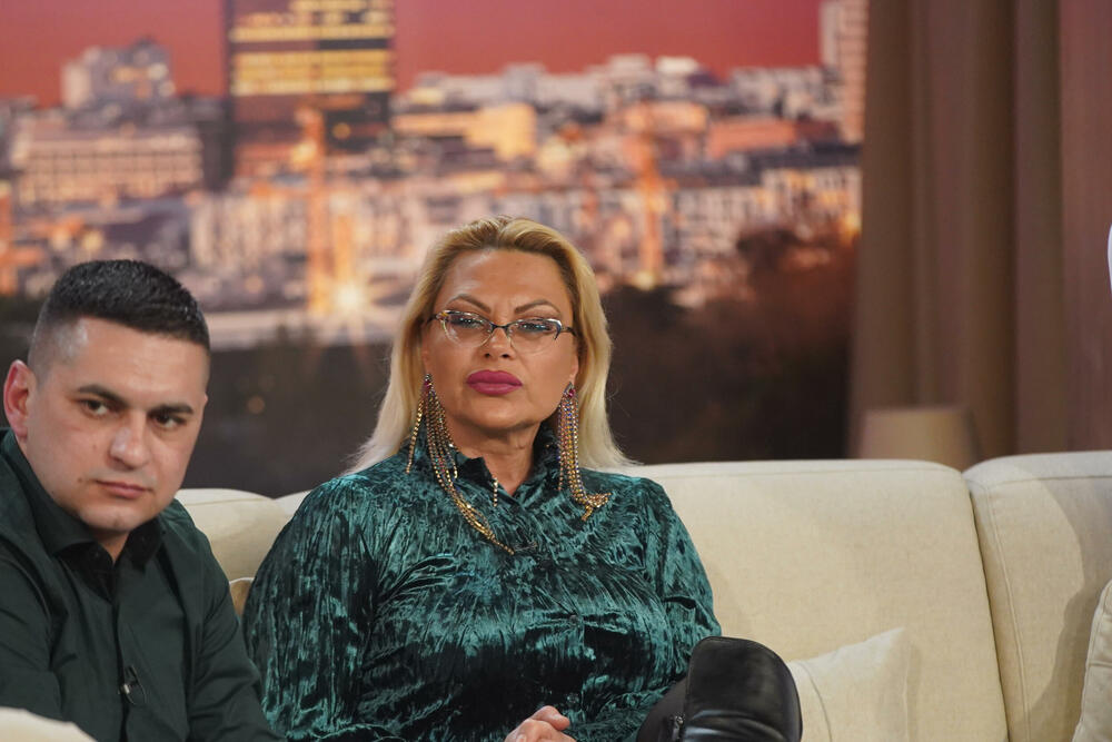 Marija Kulić je prethodno u okviru poruke na Miljaninom profilu napisala je da njena ćerka nije dobro