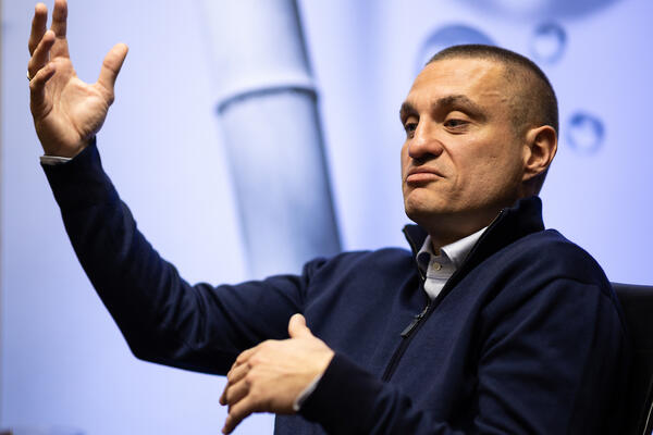 "SVI PO KOMANDI PROTIV VIDIĆA!" Oštra poruka iz Kine (FOTO)