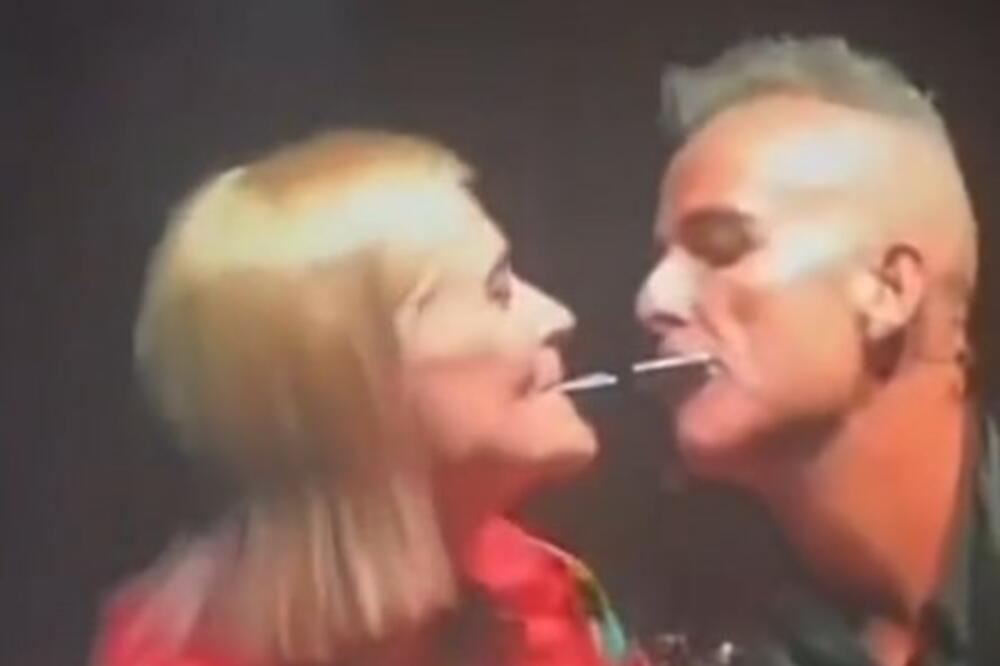 MAĐIONIČAR MU IZVEO ŽENU NASRED BINE: Kad je muž video šta joj radi, ustao je i pesnice su počele da sevaju (VIDEO)